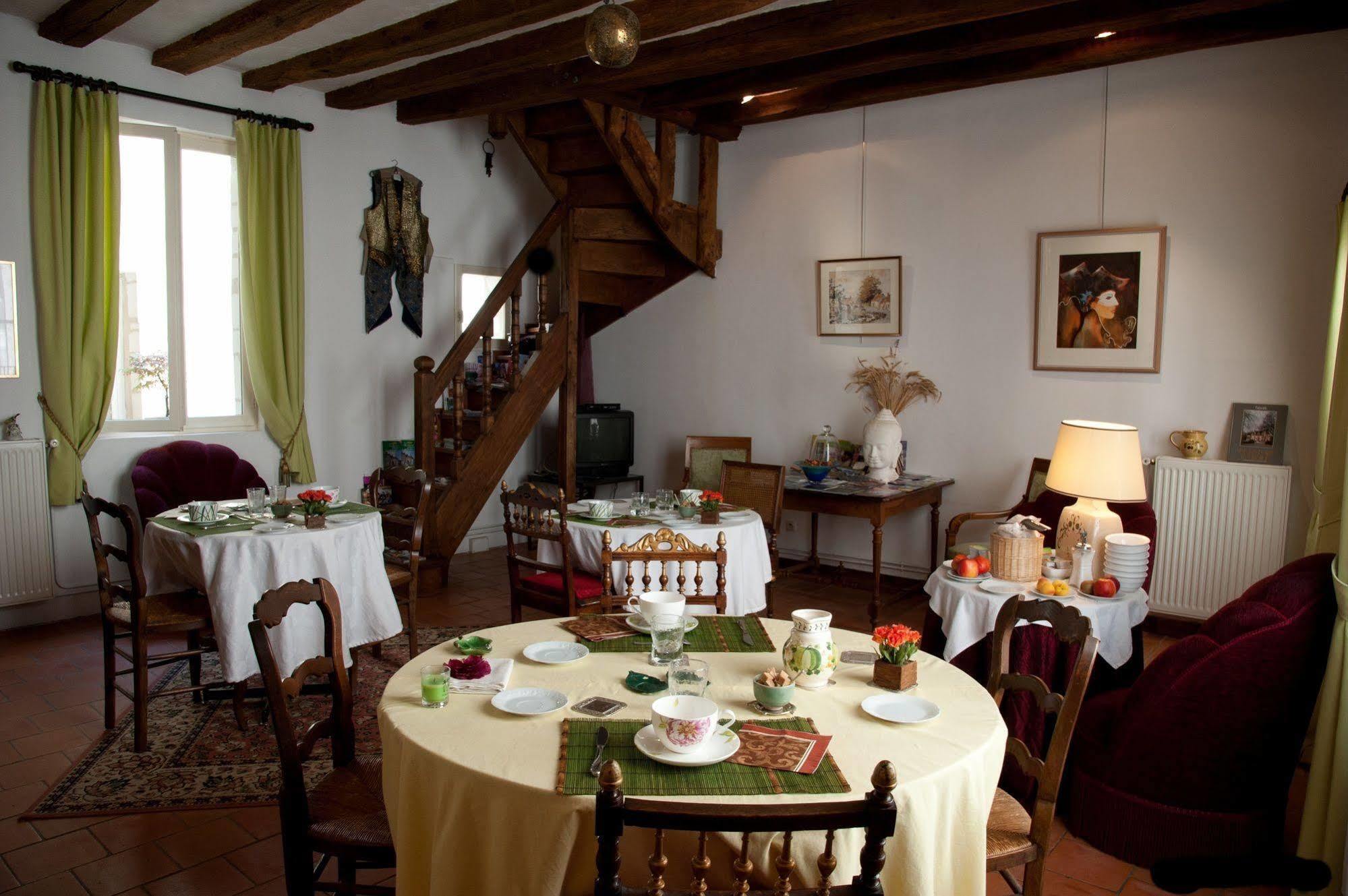 Bed and Breakfast La Demeure Saint-Ours Loches Exterior foto